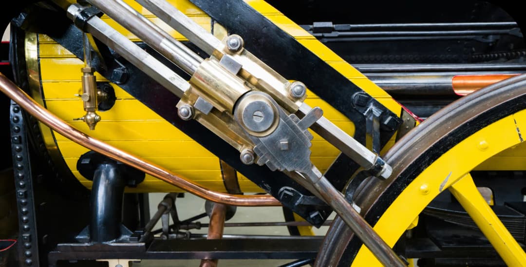 Migracja danych przypomina przenoszenie maszyny do nowego środowiska. Oba procesy wymagają odpowiedniego przygotowania i konfiguracji, aby zapewnić płynne działanie. Tak jak maszyna musi być właściwie ustawiona i skalibrowana, aby działać poprawnie, migracja danych wymaga właściwego planowania, aby zachować spójność i wydajność systemów w nowym środowisku.